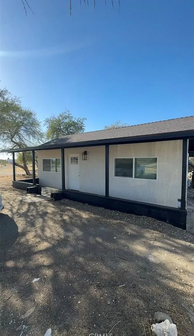 2 bed, 840 sqft, $1,950 — Photo 1