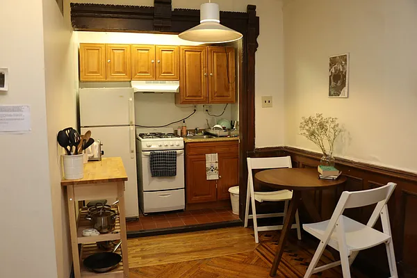 Rented by Harriet Brand, LREB | media 36