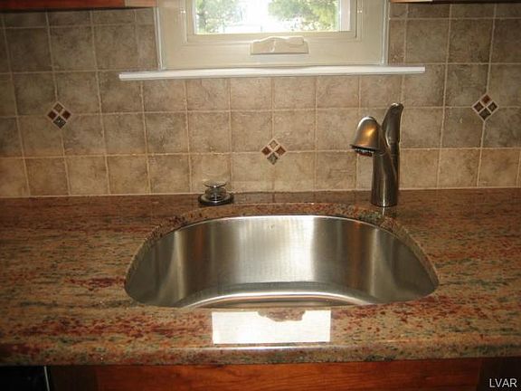 4th image of 206 Briarwood Dr