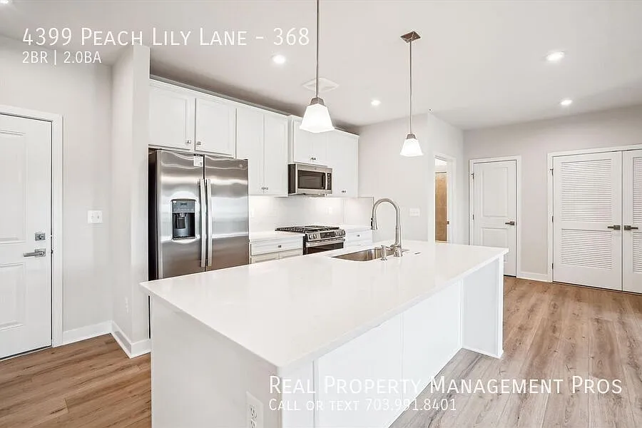 Almost New 2 Bedroom 2 Bath Condo For Rent In The Ellipse at Westfields! — Photo 4