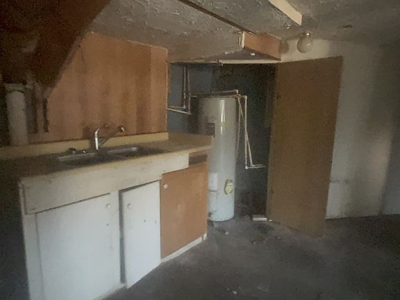 5th image of 340 SE 3rd St