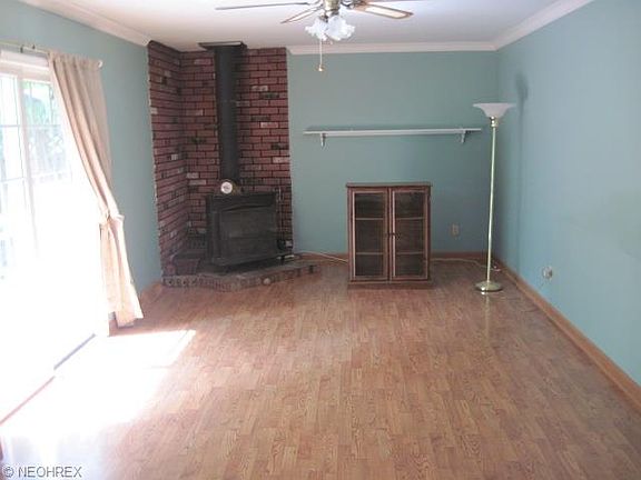 2nd image of 2222 Parkway Dr
