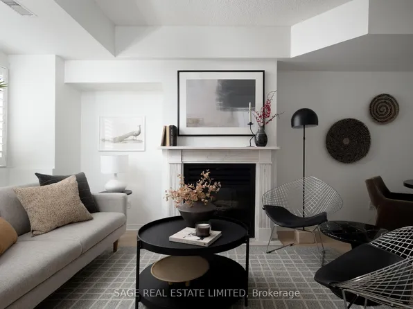 208 Niagara St #119, Toronto, ON M6J 3W5