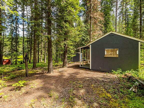 4th image of 761 Larch Ln