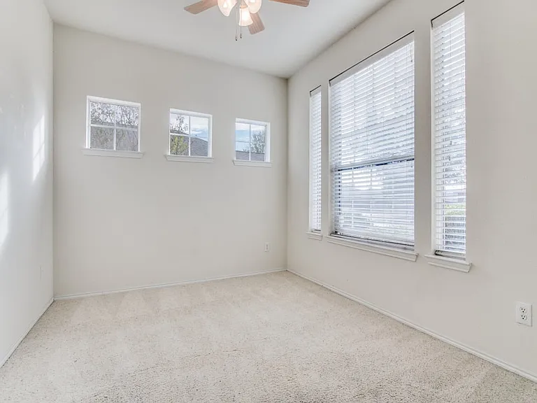 320 Cookston Ln — Photo 10