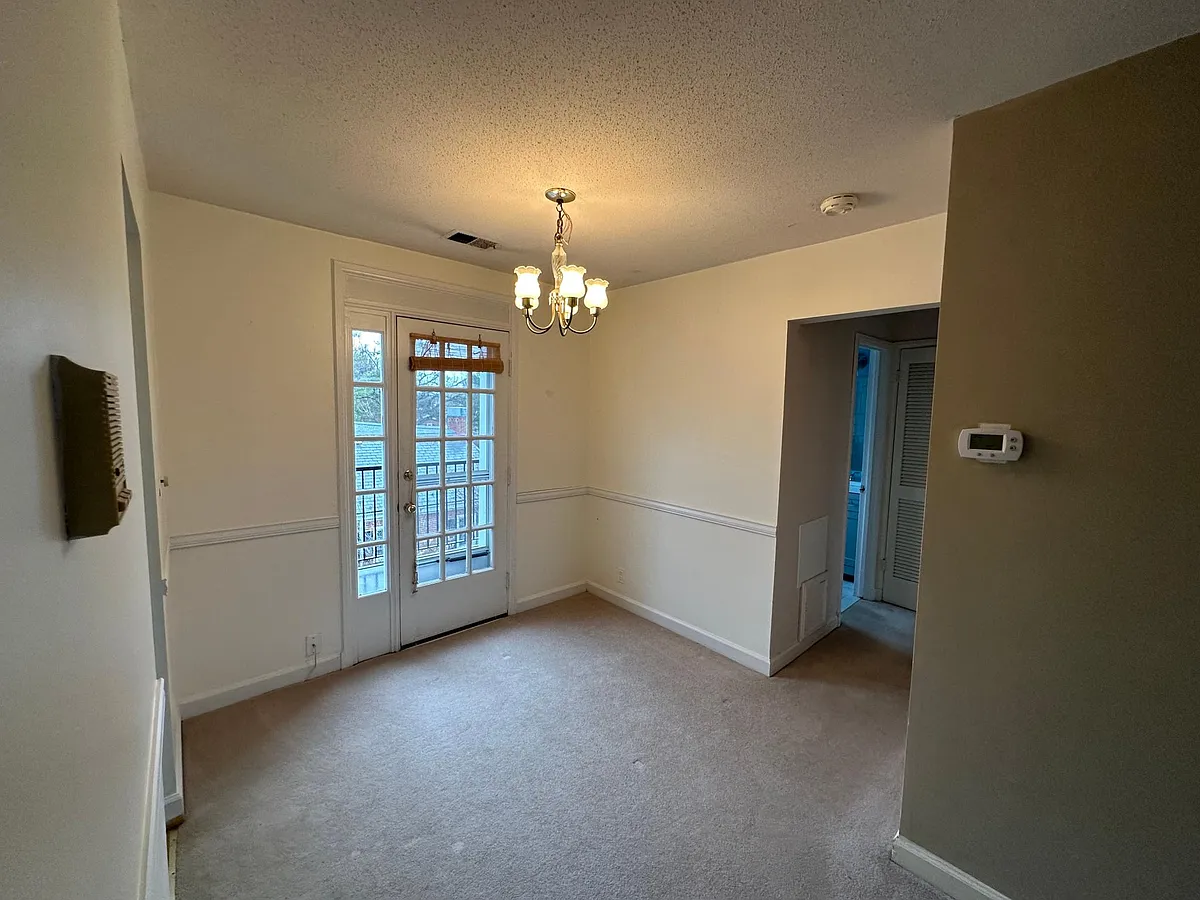 Building Photo - 2961 Columbus St #2C
