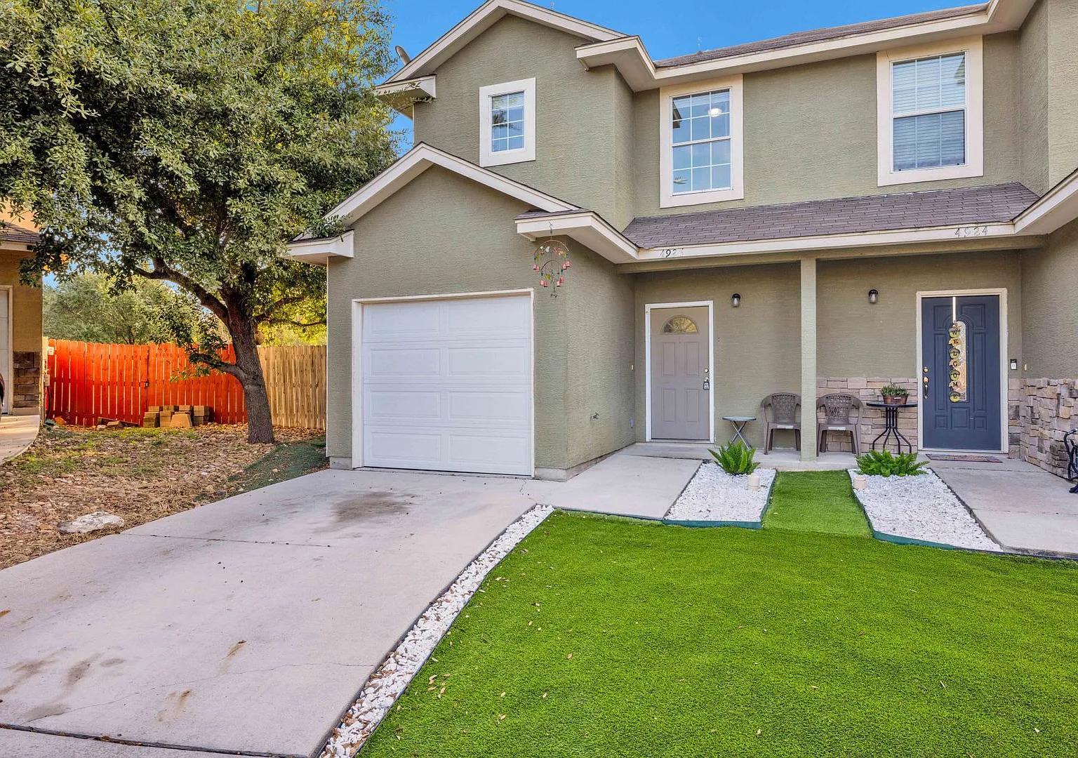 NW Rental Home available for ASAP move in! — Photo 2