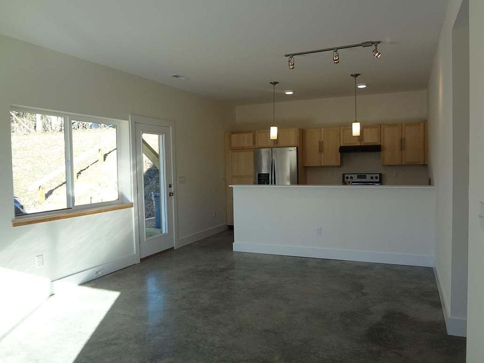 1st image of 409 Evans Dr
