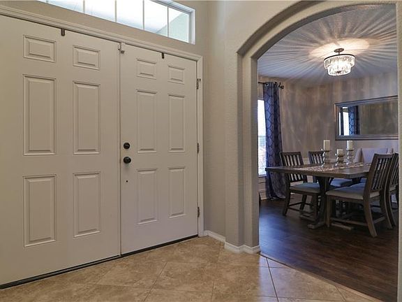 4th image of 1940 Griffins Green Dr