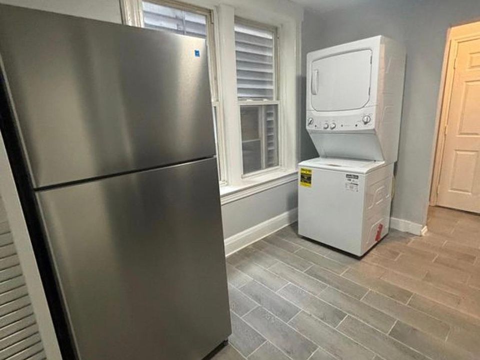 2nd image of 166 8th St #2D
