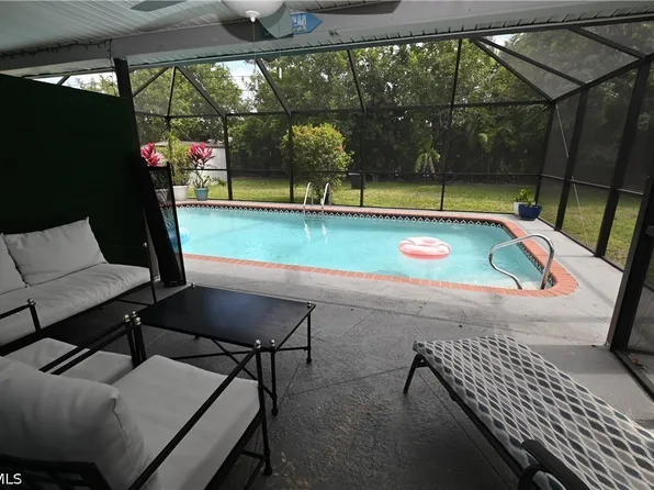 206 Cape Coral Pkwy W, Cape Coral, FL 33914