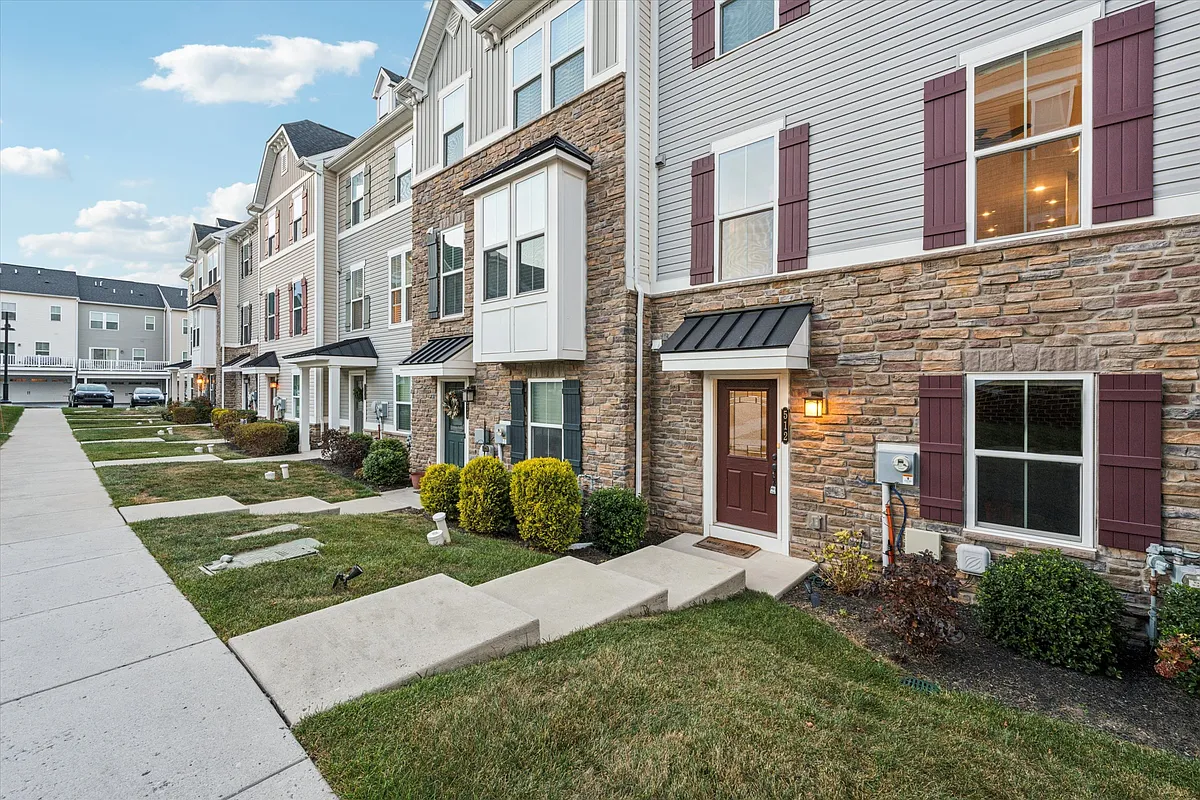 Building Photo - 512 Sapphire Dr