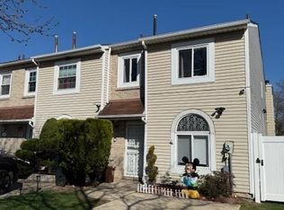 85 Amity Pl, Staten Island, NY 10303