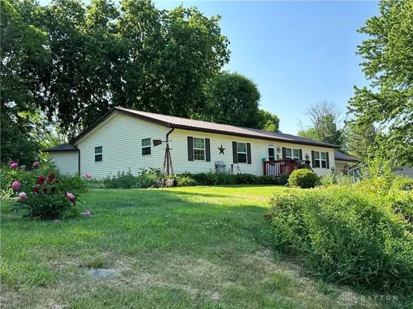 3975 Conley Dr, West Alexandria, OH 45381