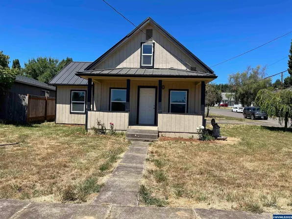 282 NE 2nd St, Willamina, OR 97396