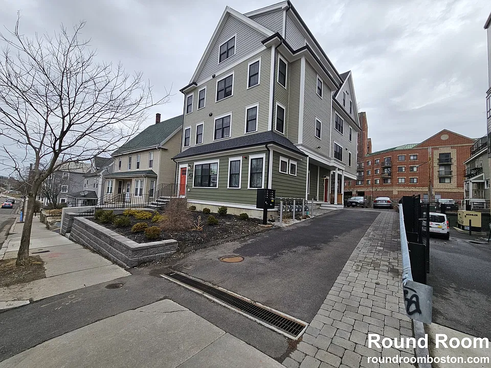9 Everett St