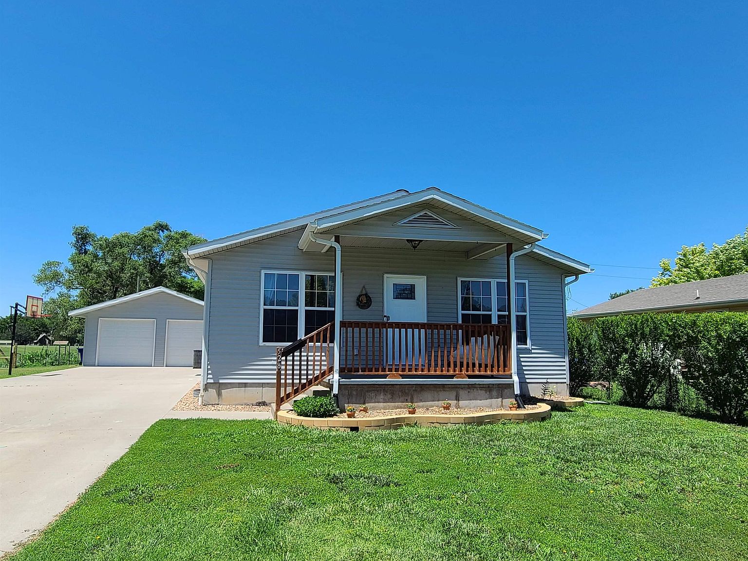 528 S Pine St, KS 67456 MLS 48641 Zillow