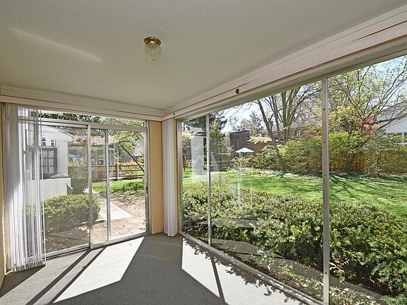 5th image of 6705 Mariemont Ave