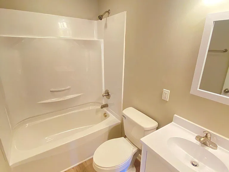 800 Oakwood Villa Dr — Photo 8