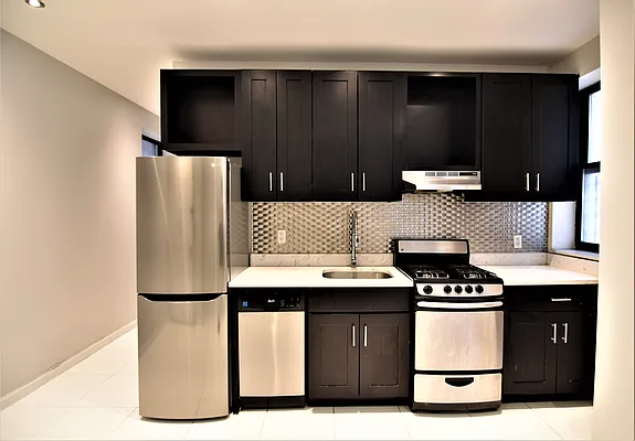 Rented by Bohemia Realty Group | media 12