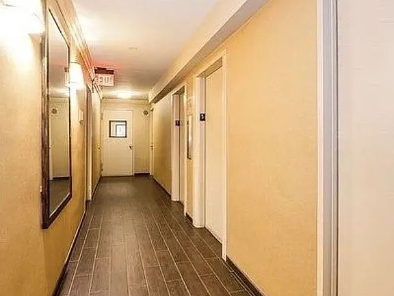 3rd image of 6115 97th St APT 5R