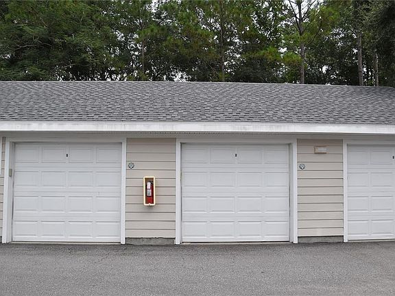 3rd image of 225 Southern Pecan Cir Unit 205