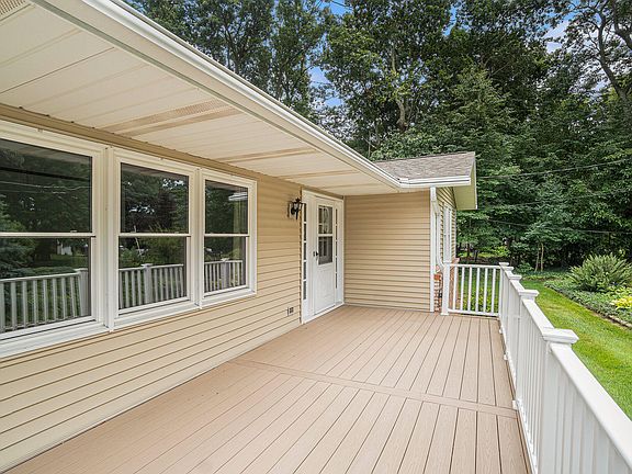 5th image of 15041 Bignell Dr