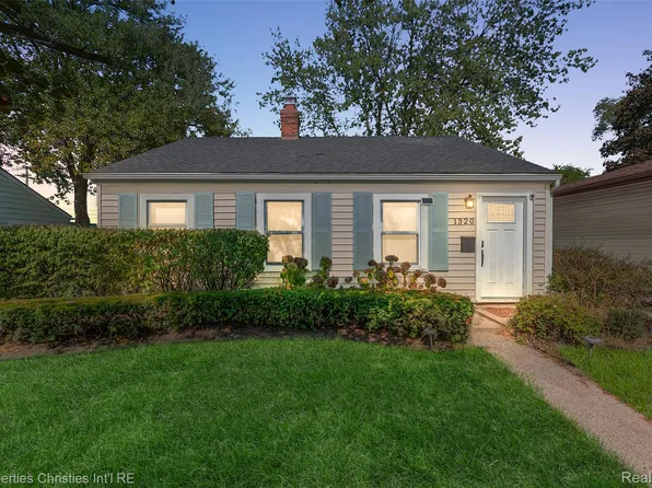 1320 Junction St, Plymouth, MI 48170