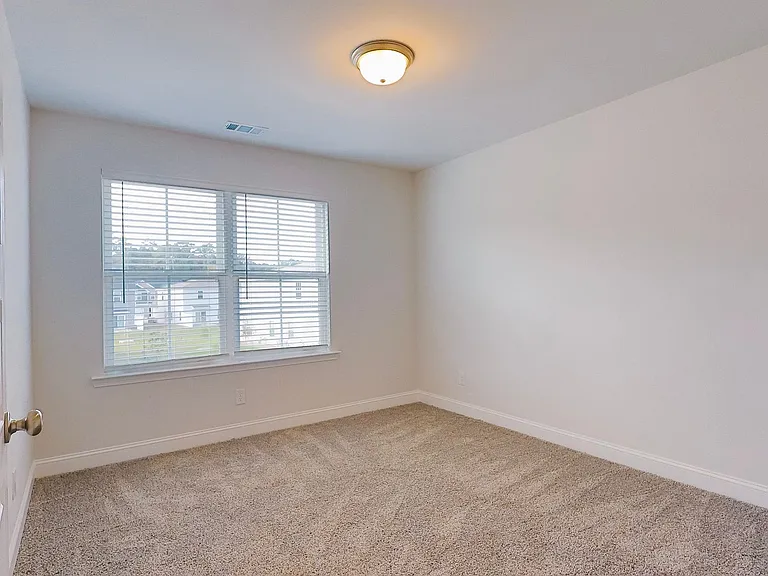 570 Governor Treutlen Cir — Photo 12