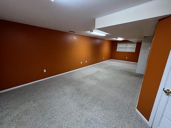 5th image of 330 N Barrington Ct