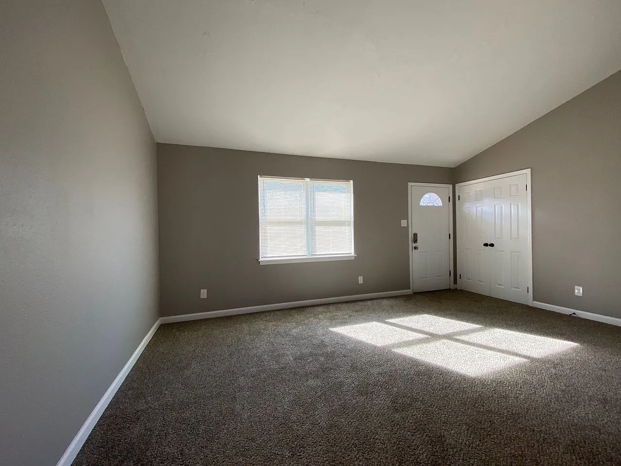 1494 Mary Jane Ave — Photo 3