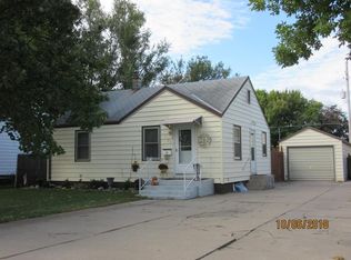 1128 S Greenwich St, Grand Island, NE 68801