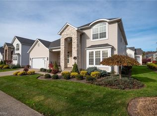 273 Skye Rd, Highland Heights, OH 44143