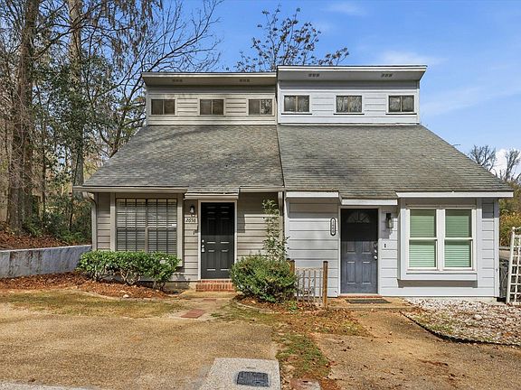 3rd image of 2658 Millbank Dr