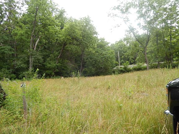 3rd image of 43 Cody Ln