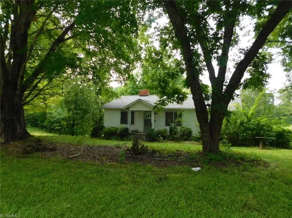 2389 Greensboro Street Ext, Lexington, NC 27295