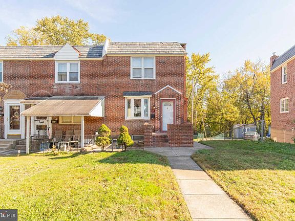 2nd image of 821 Crescent Dr