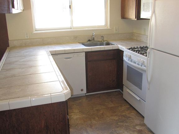 4th image of 14619 Loveland St