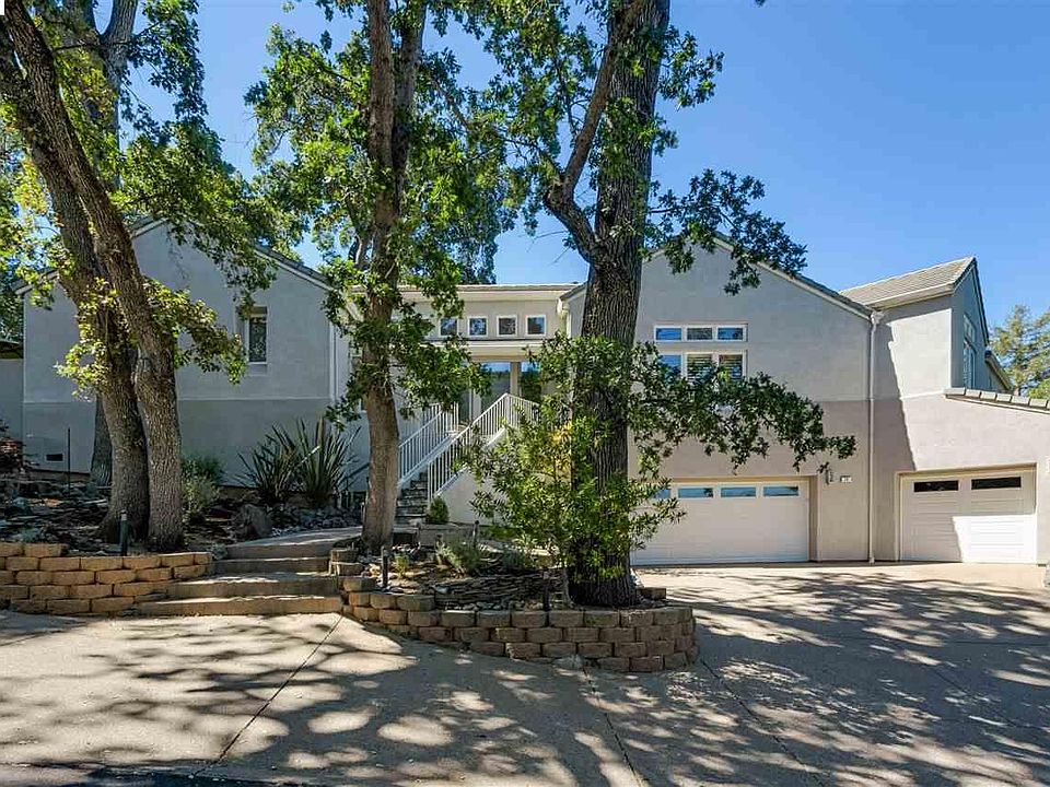 1st image of 78 Castlewood Dr