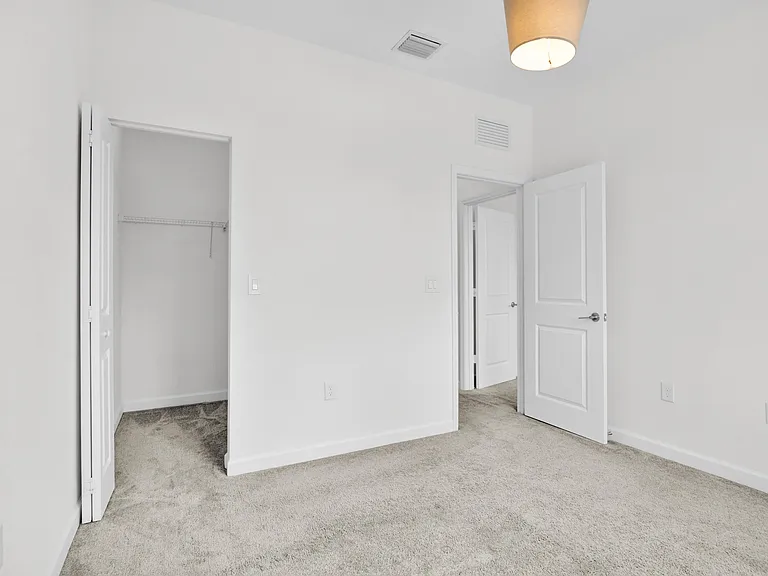 20610 NE 5th Pl — Photo 53