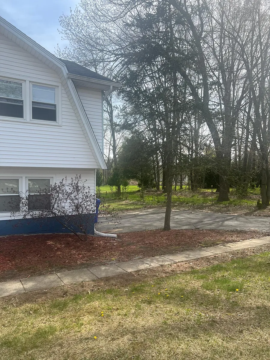 Building Photo - 55 Leverich Dr