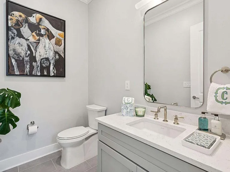 376 Broad St — Photo 14