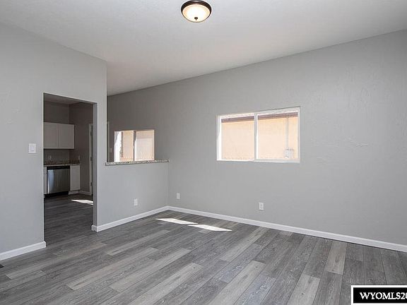 3rd image of 613 Gobel St