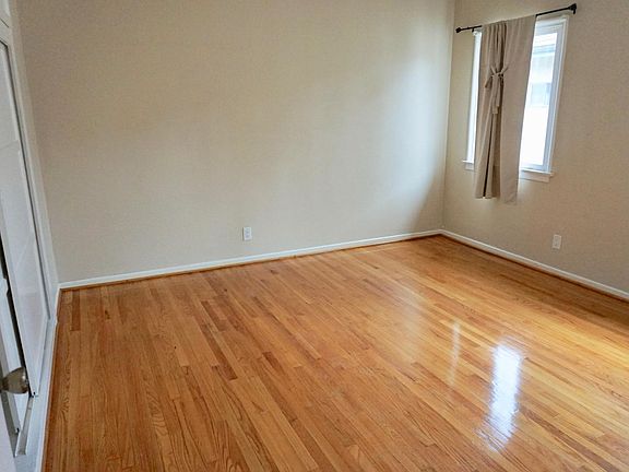 2nd image of 1254 N Mansfield Ave APT 6