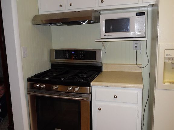 3rd image of 214 N Jefferson St