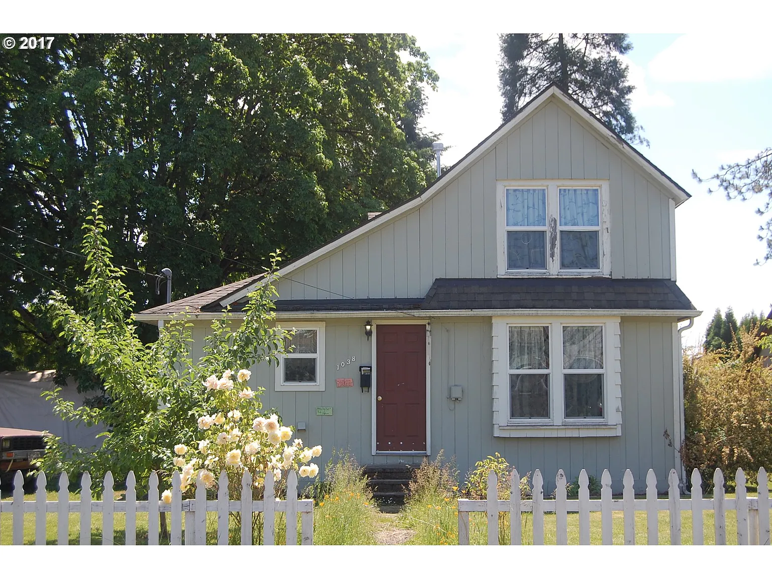 1038 NE 13th St photo 1