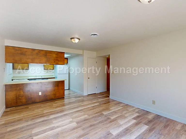 1516 Floyd Ave — Photo 7