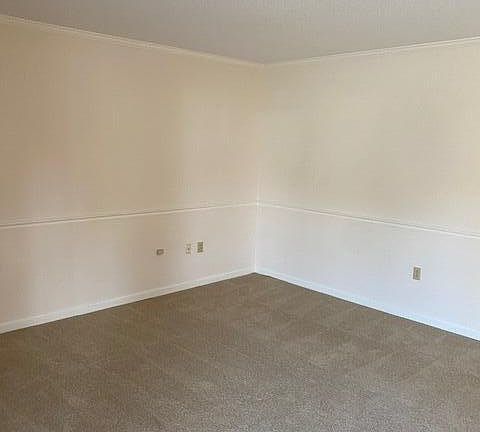 3rd image of 60 Church Ct