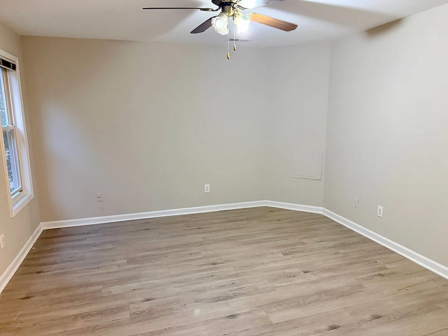 1640 Hedingham Blvd. — Photo 2