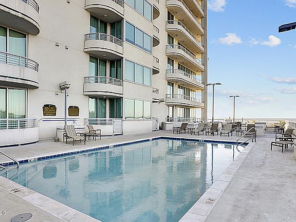 5th image of 2060 Beach Blvd